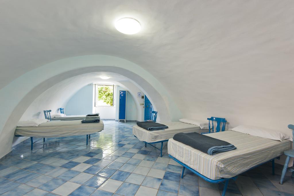 Ring Hostel Forio di Ischia الغرفة الصورة