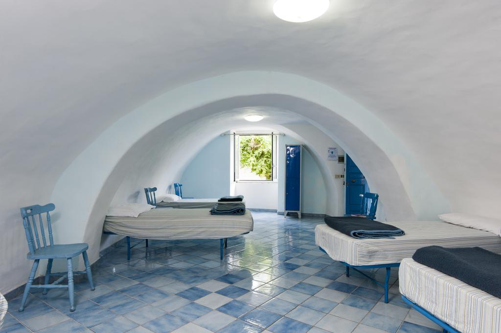 Ring Hostel Forio di Ischia الغرفة الصورة