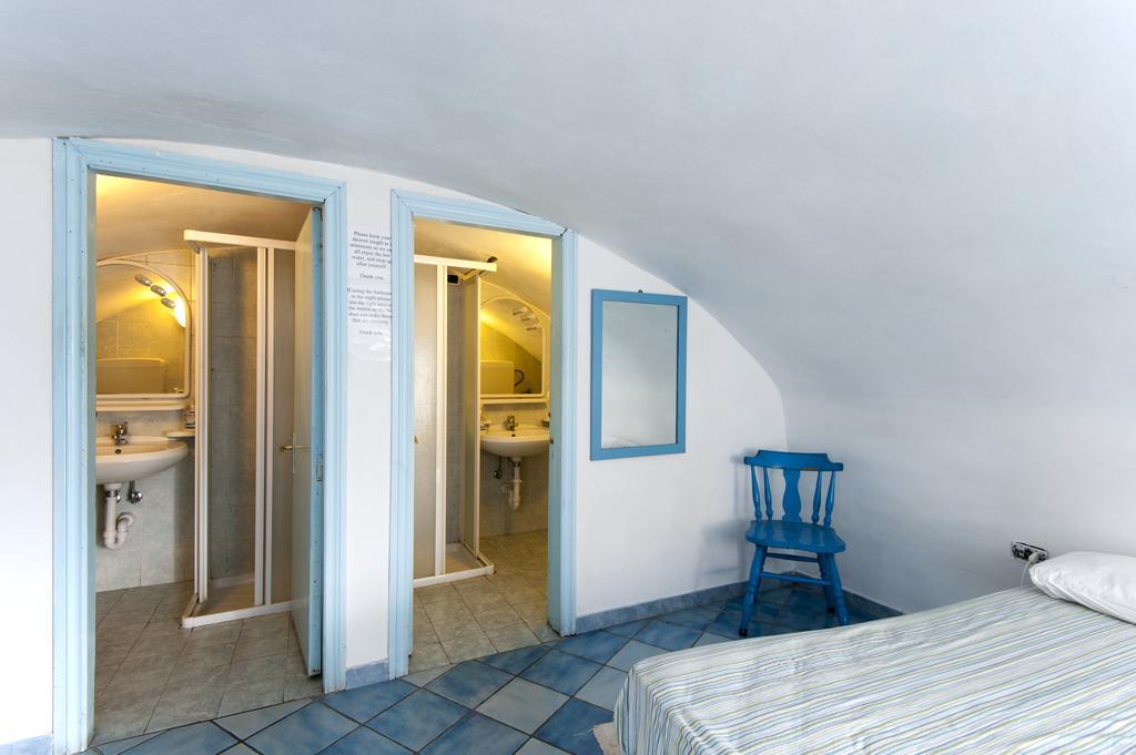 Ring Hostel Forio di Ischia الغرفة الصورة