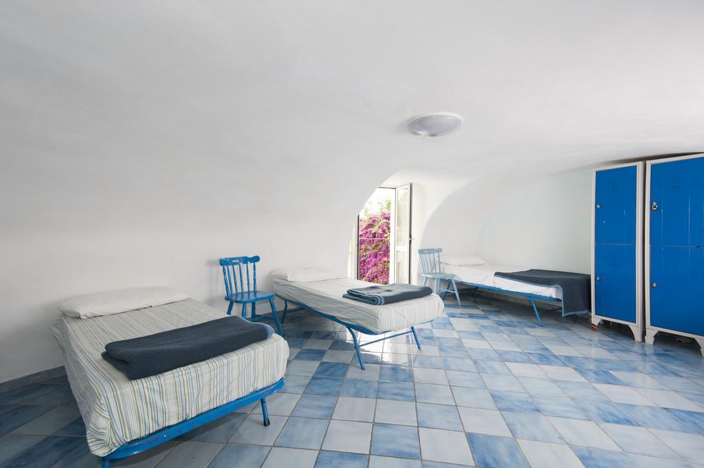 Ring Hostel Forio di Ischia الغرفة الصورة