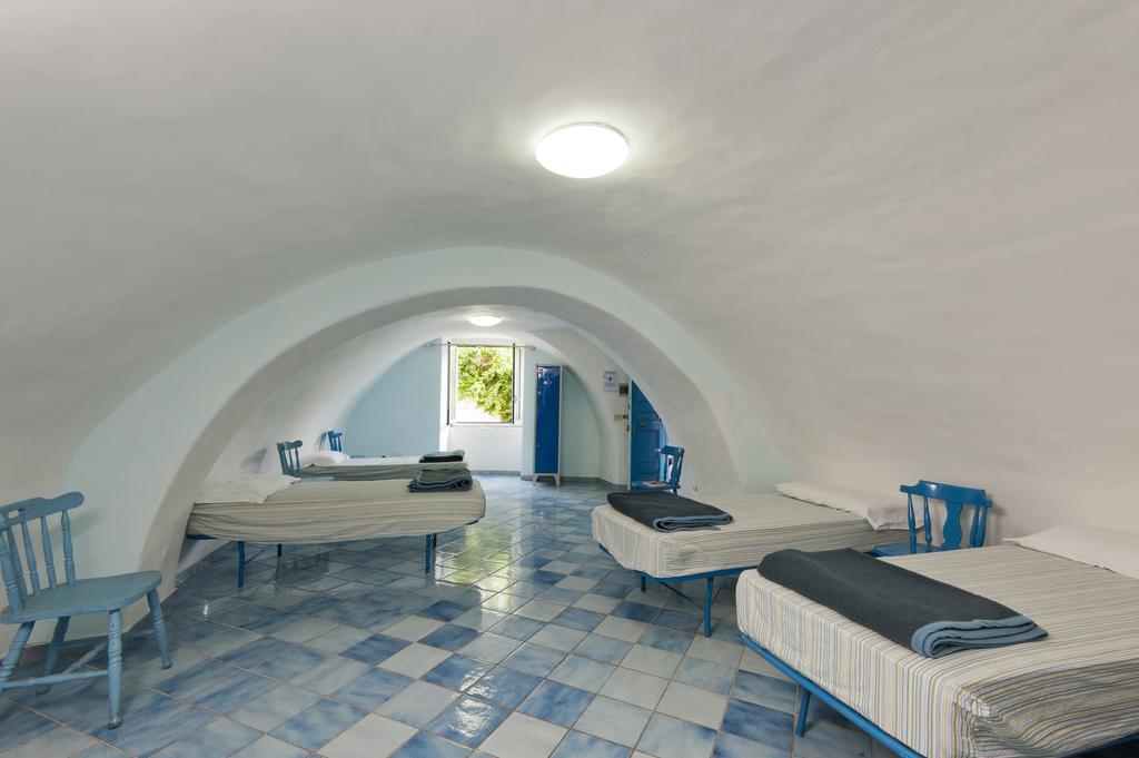 Ring Hostel Forio di Ischia الغرفة الصورة